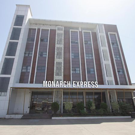Monarch Express Chakan Hotel Eksteriør billede